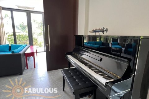 Villa in Bang Tao, Thailand 5 bedrooms № 179490 - photo 5