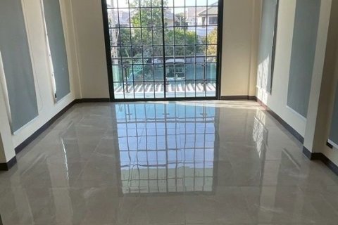 Дом в Самутпракане, Таиланд с 5 спальнями  № 157971 - фото 4