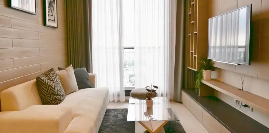 Studio in the Condo in Khlong Toei, Bangkok, Thailand  № 170802