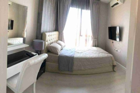 Condo in Bangkok, Thailand, 3 bedrooms  № 183306 - photo 13