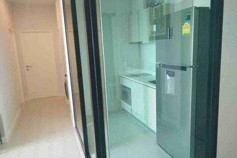 Condo in Bangkok, Thailand, 3 bedrooms  № 183306 - photo 16