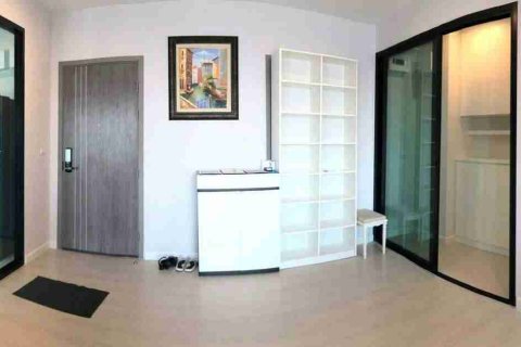 Condo in Bangkok, Thailand, 3 bedrooms  № 183306 - photo 6