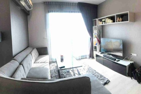 Condo in Bangkok, Thailand, 3 bedrooms  № 183306 - photo 8