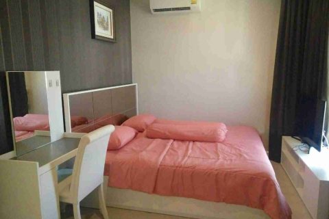 Condo in Bangkok, Thailand, 3 bedrooms  № 183306 - photo 9