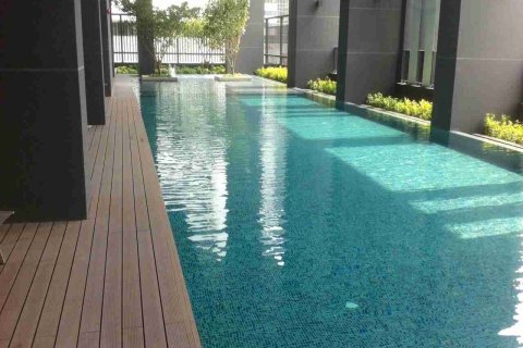 Condo in Bangkok, Thailand, 4 bedrooms № 183301 - photo 2