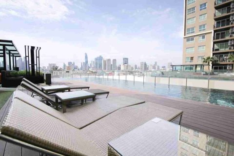 Condo in Thonburi, Bangkok, Thailand, 2 bedrooms № 183302 - photo 2