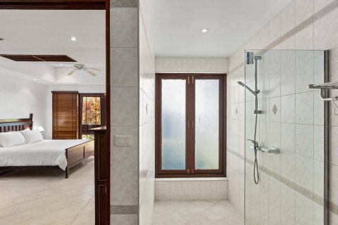 House in Kamala, Thailand 4 bedrooms № 180719 - photo 19
