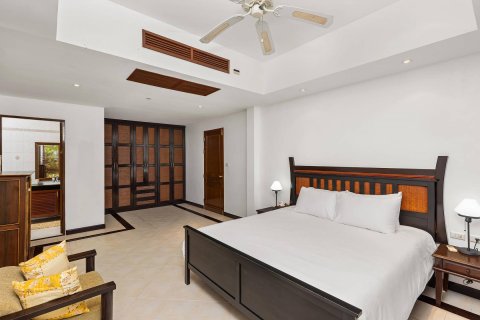 House in Kamala, Thailand 4 bedrooms № 180719 - photo 20
