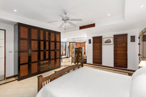 House in Kamala, Thailand 4 bedrooms № 180719 - photo 22