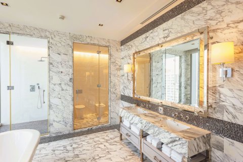 Condo in Bangkok, Thailand, 3 bedrooms  № 180718 - photo 15