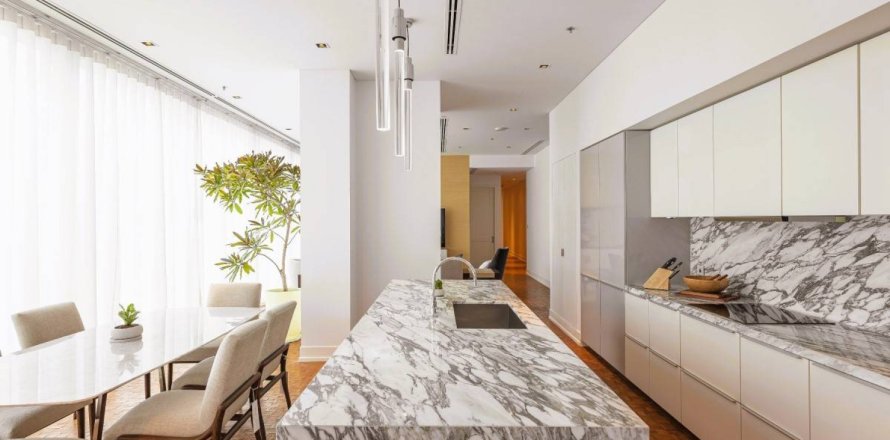 Condo in Bangkok, Thailand, 3 bedrooms  № 180718