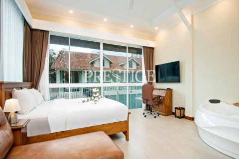 Propriété commerciale à Pattaya, Thaïlande 1500 m2 № 198425 - photo 17