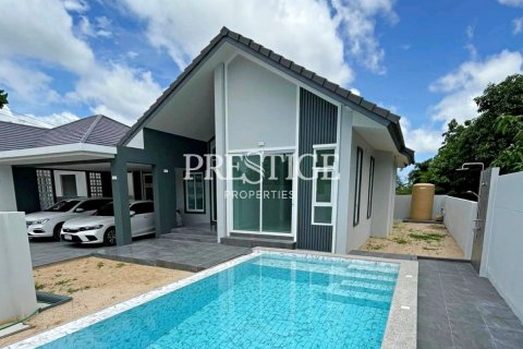 House in Pattaya, Thailand 3 bedrooms № 198427