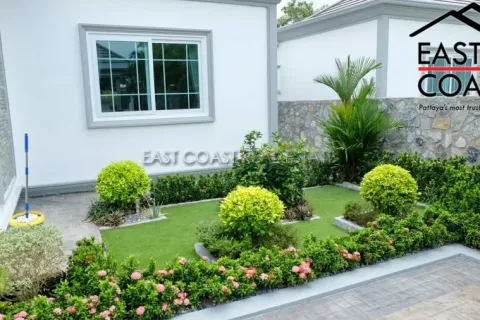 Casa de 4 dormitorios en Pattaya, Tailandia № 213039 - foto 4
