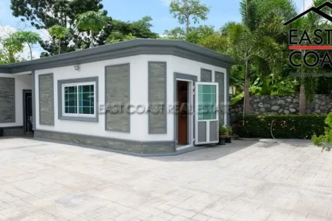 Casa de 4 dormitorios en Pattaya, Tailandia № 213039 - foto 5