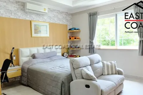 Casa de 4 dormitorios en Pattaya, Tailandia № 213039 - foto 11