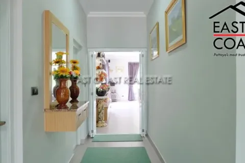 Casa de 4 dormitorios en Pattaya, Tailandia № 213039 - foto 19