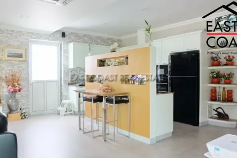 Casa de 4 dormitorios en Pattaya, Tailandia № 213039 - foto 14