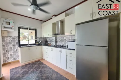 Casa de 3 dormitorios en Pattaya, Tailandia № 213042 - foto 12