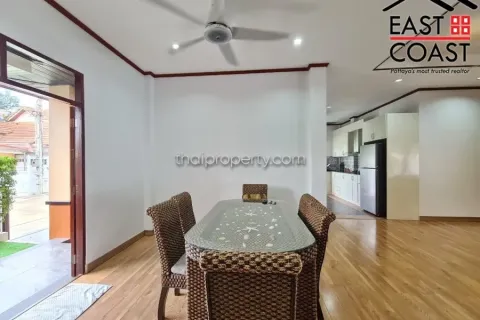 Casa de 3 dormitorios en Pattaya, Tailandia № 213042 - foto 11