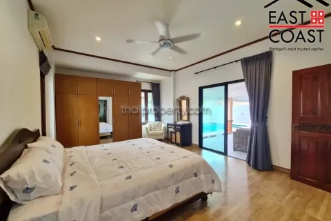 Casa de 3 dormitorios en Pattaya, Tailandia № 213042 - foto 17