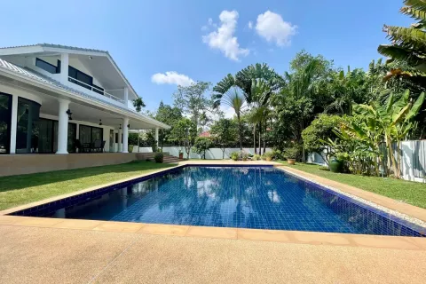 Casa de 4 dormitorios en Pattaya, Tailandia № 211022 - foto 18