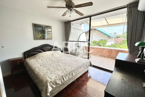 Condominio de 2 dormitorios en Jomtien Beach, Pattaya, Tailandia № 211024 - foto 3