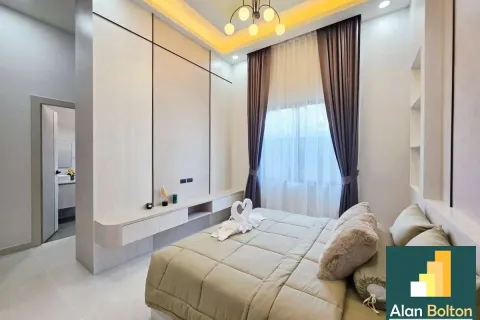 Casa de 4 dormitorios en Pattaya, Tailandia № 211026 - foto 5