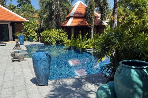 Villa in Phuket, Thailand 5 bedrooms № 157896