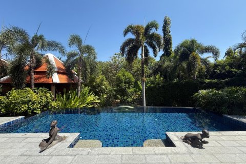 Villa in Phuket, Thailand 5 bedrooms № 157896 - photo 2