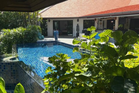 Villa in Phuket, Thailand 5 bedrooms № 157896 - photo 3
