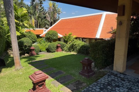 Villa in Phuket, Thailand 5 bedrooms № 157896 - photo 27