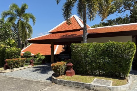 Villa in Phuket, Thailand 5 bedrooms № 157896 - photo 26