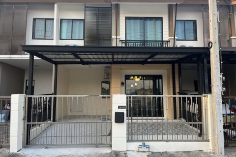 Townhouse à Suan Luang, Bangkok, Thaïlande 3 chambres № 157899