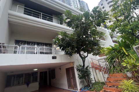 House in Watthana, Bangkok, Thailand 3 bedrooms № 201009 - photo 27