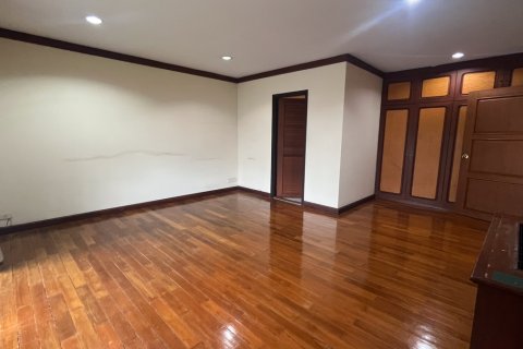 House in Watthana, Bangkok, Thailand 3 bedrooms № 201009 - photo 18