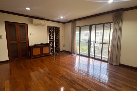House in Watthana, Bangkok, Thailand 3 bedrooms № 201009 - photo 16
