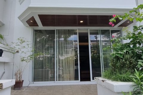 Townhouse in Watthana, Bangkok, Thailand 3 bedrooms № 201011 - photo 26
