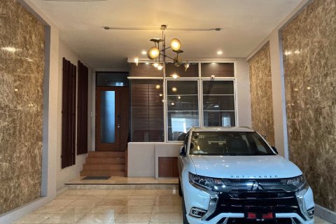 Townhouse in Watthana, Bangkok, Thailand 3 bedrooms № 201011 - photo 28