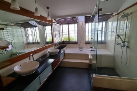 Townhouse in Watthana, Bangkok, Thailand 3 bedrooms № 201011 - photo 23
