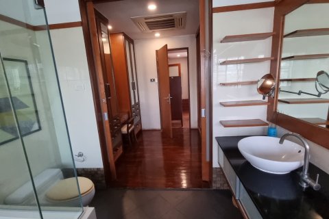 Townhouse in Watthana, Bangkok, Thailand 3 bedrooms № 201011 - photo 24