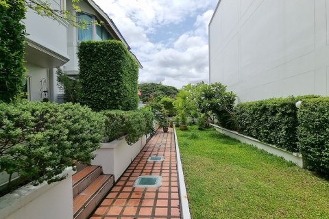 Townhouse in Watthana, Bangkok, Thailand 3 bedrooms № 201011 - photo 5