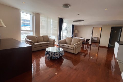 Condo in Watthana, Bangkok, Thailand, 3 bedrooms № 201013 - photo 2