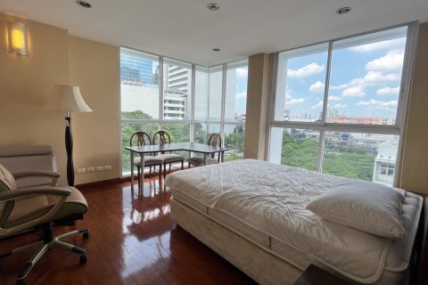 Condo in Watthana, Bangkok, Thailand, 3 bedrooms № 201013 - photo 3