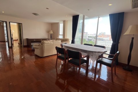 Condo in Watthana, Bangkok, Thailand, 3 bedrooms № 201013 - photo 15