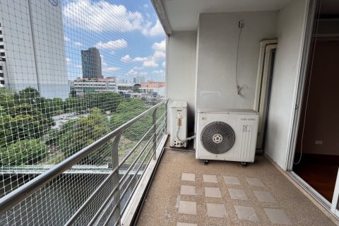 Condo in Watthana, Bangkok, Thailand, 3 bedrooms № 201013 - photo 13
