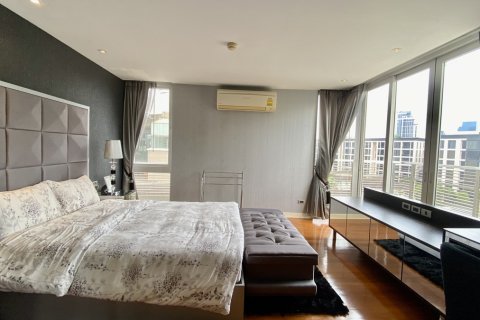 Condo à Watthana, Bangkok, Thaïlande, 3 chambres  № 201014 - photo 2