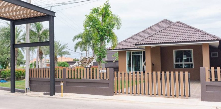 House in Pran Buri, Thailand 2 bedrooms № 176855