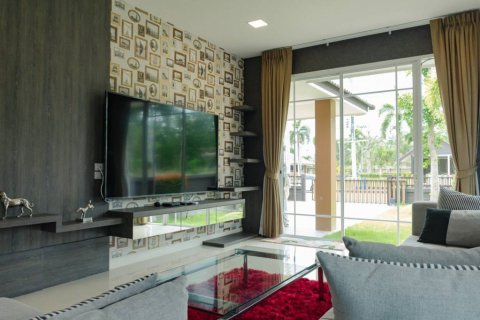 House in Pran Buri, Thailand 2 bedrooms № 176855 - photo 3
