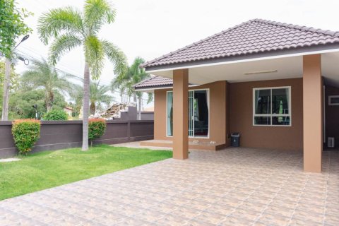 House in Pran Buri, Thailand 2 bedrooms № 176855 - photo 2